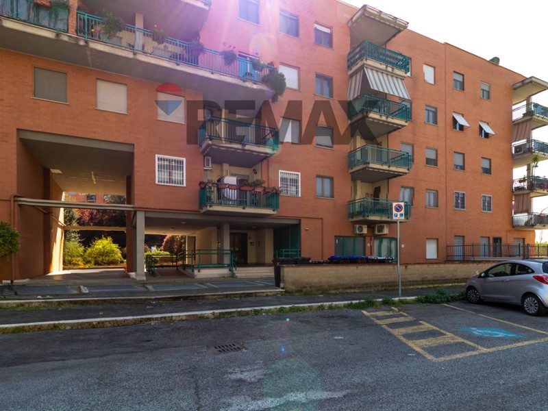 Quadrilocale in Vendita a Roma, 99'000&euro;, 112 m²