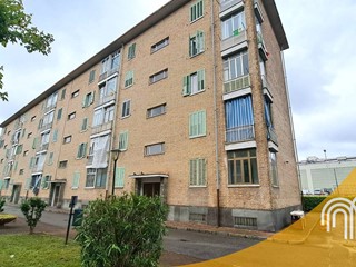 Trilocale in Vendita a Torino, 135'000&euro;, 75 m²