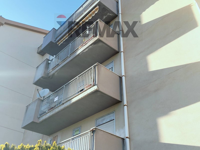 Appartamento in Vendita a Caltanissetta, 65'000&euro;, 106 m²