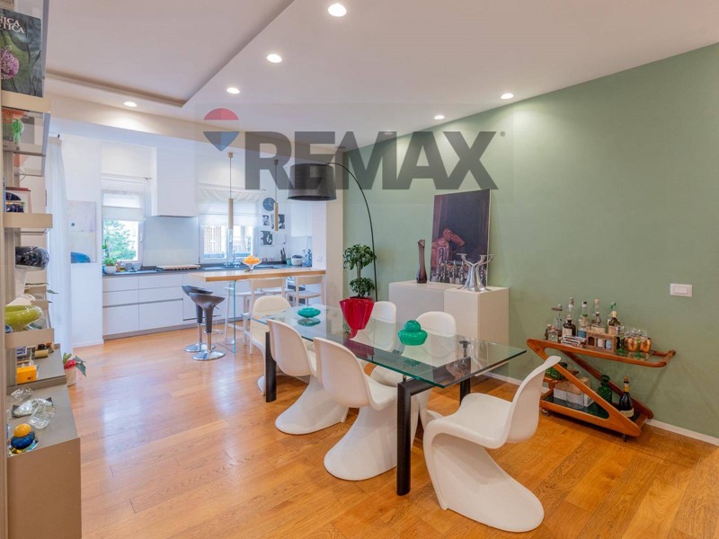Appartamento in Vendita a Palermo, 349'000&euro;, 130 m²