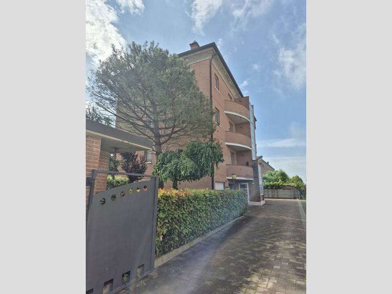 Appartamento in Affitto a Ferrara, 850&euro;, 100 m²
