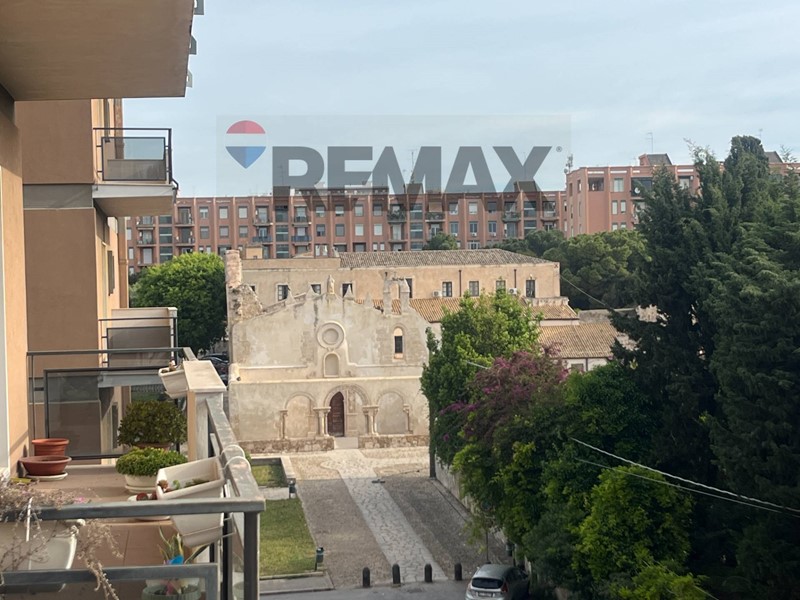 Appartamento in Affitto a Siracusa, 1'200&euro;, 180 m²