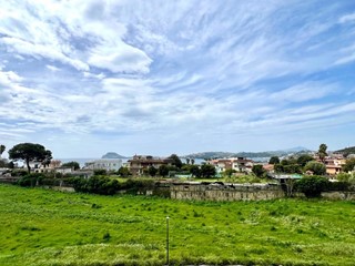 Appartamento in Affitto a Pozzuoli, 1'300&euro;, 120 m², arredato