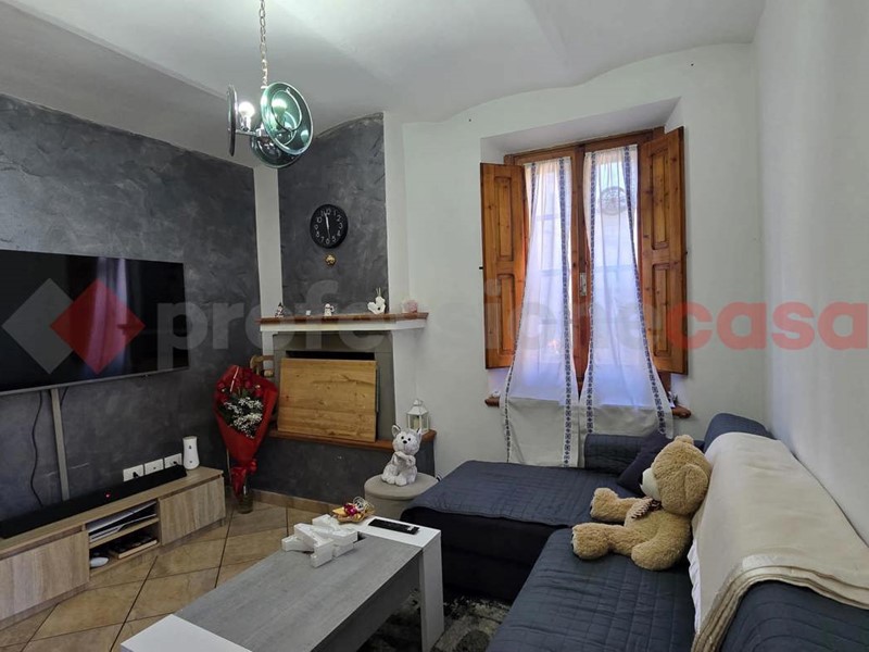Trilocale in Vendita a Arezzo, 90'000&euro;, 73 m²