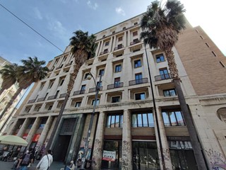 Appartamento in Vendita a Napoli, 890'000&euro;, 174 m²