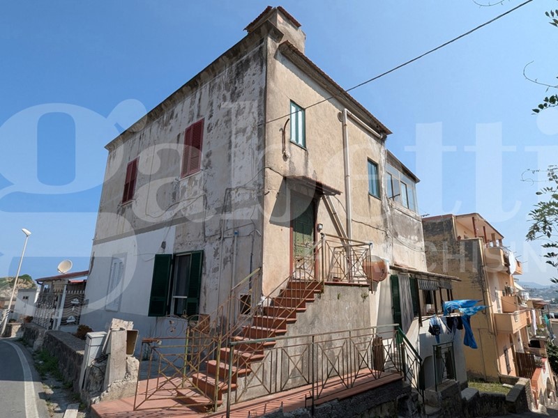 Trilocale in Vendita a Bacoli, 169'000&euro;, 90 m²