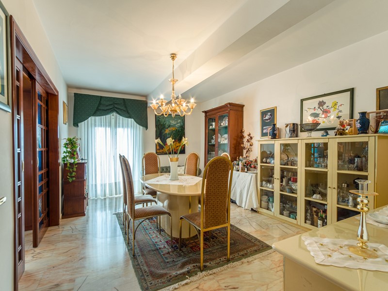 Appartamento in Vendita a Messina, 268'000&euro;, 210 m²