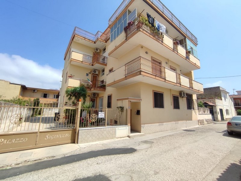 Bilocale in Vendita a Mondragone, zona VIA SIGINULFO, 85'000&euro;, 80 m²