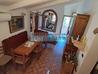 Trilocale in Vendita a Cecina, zona Collemezzano Alto, 140'000&euro;, 60 m², arredato