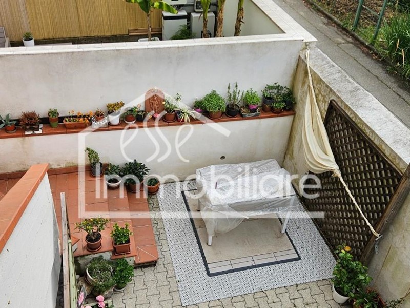 Bilocale in Vendita a Empoli, zona Pozzale, 170'000&euro;, 66 m², arredato