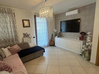 Quadrilocale in Vendita a Vinci, 210'000&euro;, 100 m², con Box