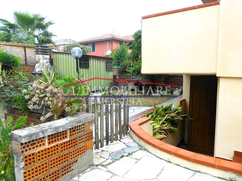 Trilocale in Vendita a Carrara, zona Marina di Carrara, 130'000&euro;, 42 m², arredato