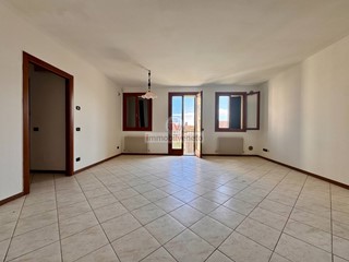 Appartamento in Vendita a Noventa Vicentina, 130'000&euro;, 104 m²