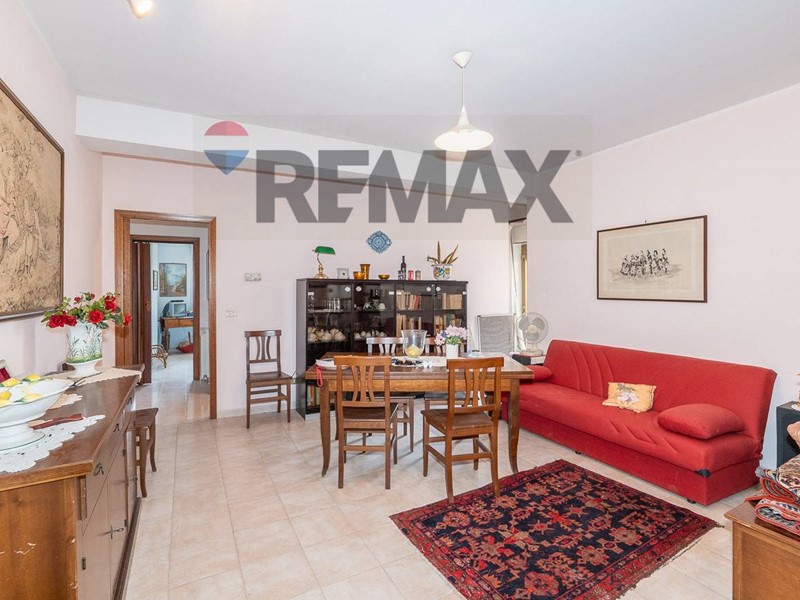 Appartamento in Vendita a Linguaglossa, 55'000&euro;, 138 m²