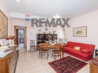 Appartamento in Vendita a Linguaglossa, 55'000&euro;, 138 m²