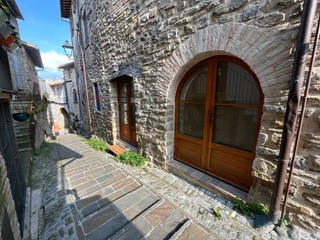 Bilocale in Vendita a Bevagna, 76'000&euro;, 50 m²