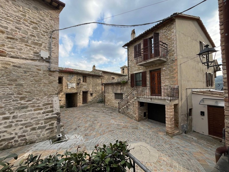 Bilocale in Vendita a Bevagna, 76'000&euro;, 50 m²
