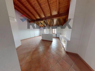 Trilocale in Vendita a Cannara, 90'000&euro;, 81 m²