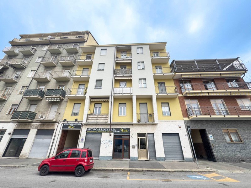 Trilocale in Vendita a Torino, 98'000&euro;, 73 m²