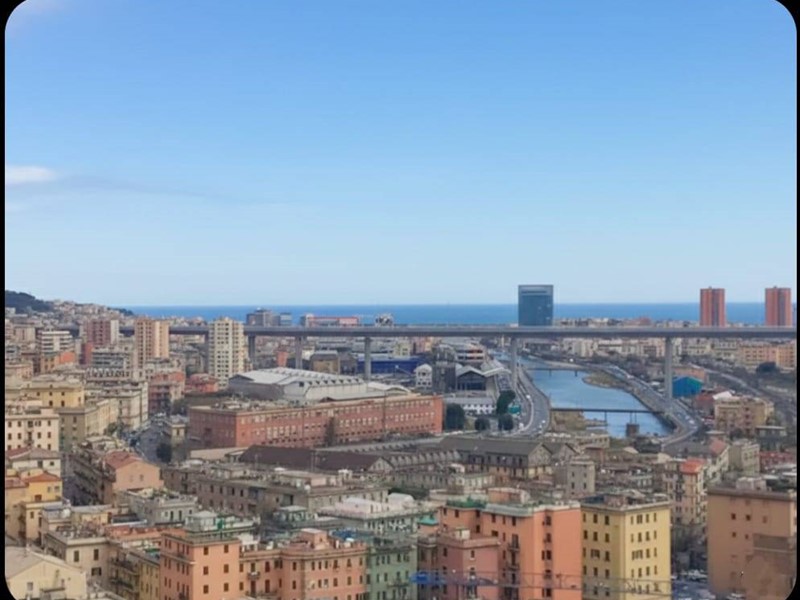 Appartamento in Vendita a Genova, 110'000&euro;, 90 m²