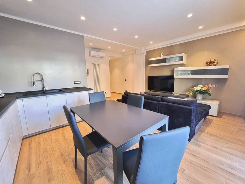 Quadrilocale in Vendita a Viareggio, 390'000&euro;, 90 m²