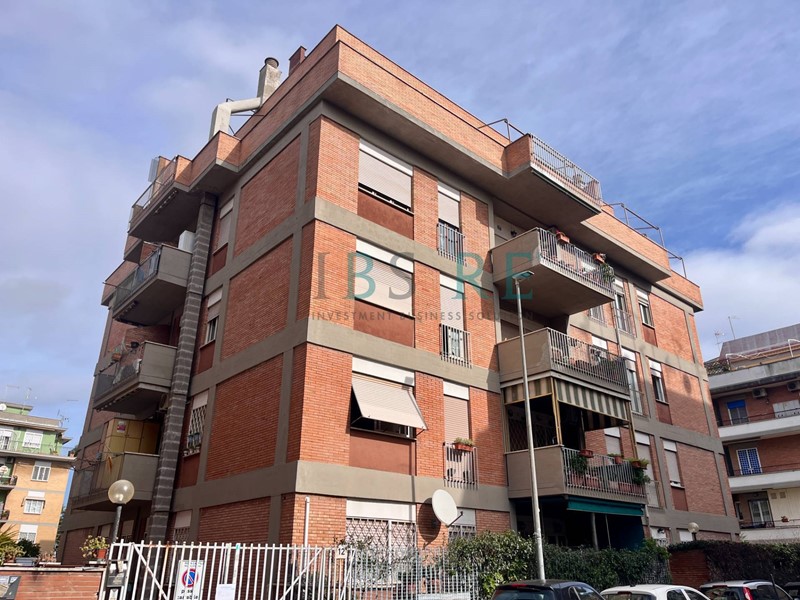 Appartamento in Vendita a Roma, 259'000&euro;, 90 m²
