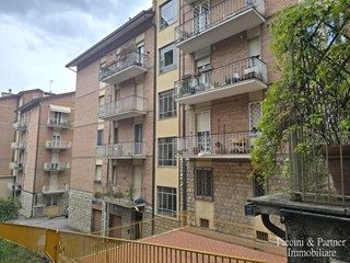 Quadrilocale in Vendita a Perugia, 125'000&euro;, 100 m², con Box