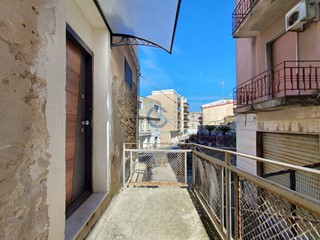 Bilocale in Vendita a Catanzaro, zona Centro storico, 55'000&euro;, 66 m²