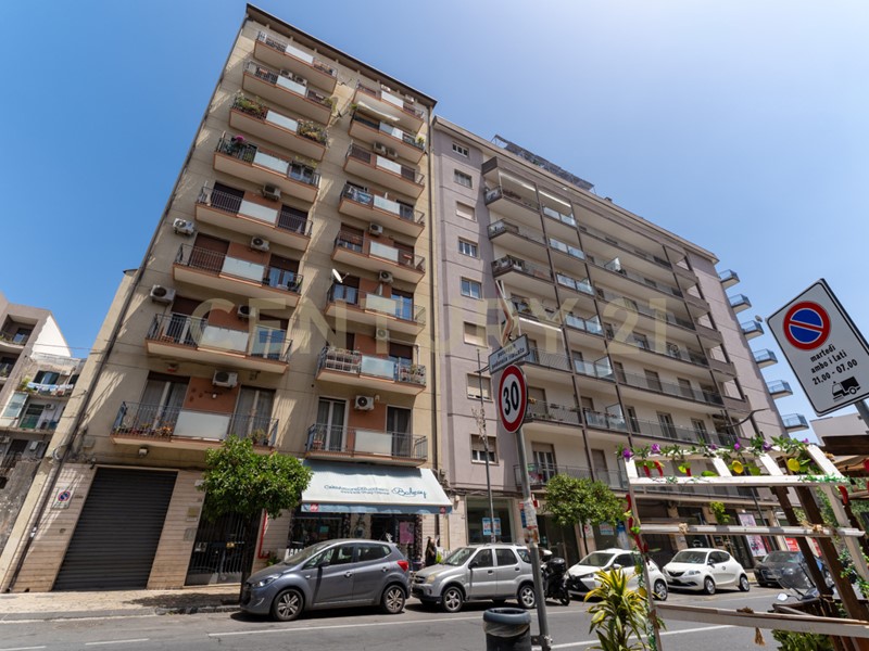 Quadrilocale in Vendita a Catania, 250'000&euro;, 126 m²