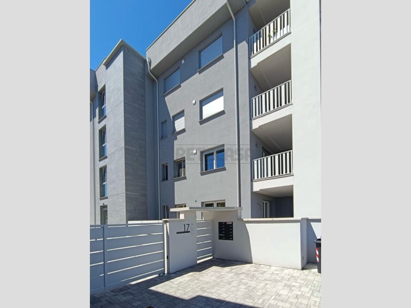 Trilocale in Vendita a Crema, 410'000&euro;, 181 m², con Box