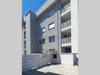 Trilocale in Vendita a Crema, 410'000&euro;, 181 m², con Box