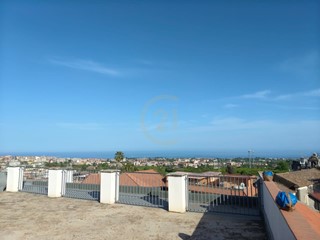 Trilocale in Affitto a Aci Catena, zona Santa Lucia, 500&euro;, 104 m², arredato