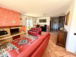 Quadrilocale in Affitto a Alba Adriatica, 700&euro;, 110 m²