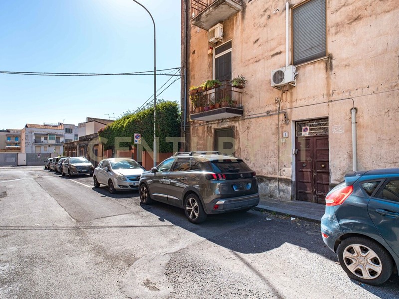 Quadrilocale in Vendita a Catania, 73'000&euro;, 82 m²
