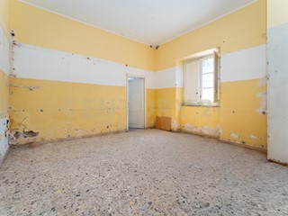 Appartamento in Vendita a Catania, 77'000&euro;, 112 m²
