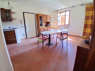 Trilocale in Vendita a Lucca, zona Sant'Anna, 185'000&euro;, 80 m², arredato