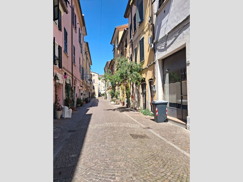 Appartamento in Vendita a Sarzana, 180'000&euro;, 92 m²