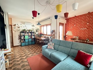 Quadrilocale in Vendita a Castelnuovo Magra, 139'000&euro;, 85 m², arredato