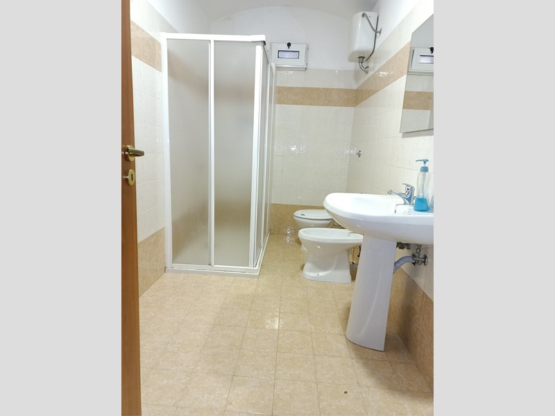 Quadrilocale in Affitto a Taranto, zona Tamburi, 300&euro;, 90 m², arredato