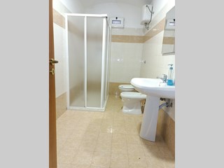 Quadrilocale in Affitto a Taranto, zona Tamburi, 300&euro;, 90 m², arredato