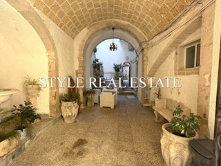Appartamento in Vendita a Siracusa, zona Ortigia, 1'150'000&euro;, 345 m²