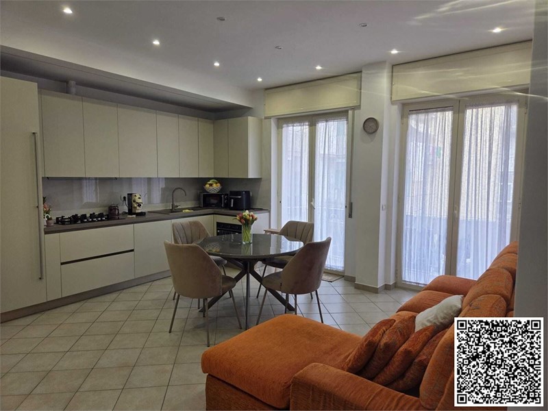 Trilocale in Vendita a Napoli, 128'000&euro;, 75 m²