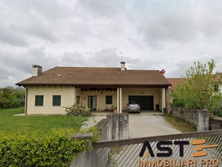 Appartamento in Vendita a Rossano Veneto, 258'469&euro;, 437 m²