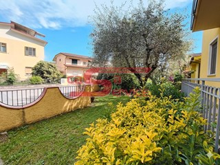 Quadrilocale in Vendita a Montecatini Terme, 170'000&euro;, 75 m², con Box