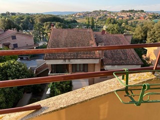 Appartamento in Vendita a Siena, 200'000&euro;, 81 m², con Box