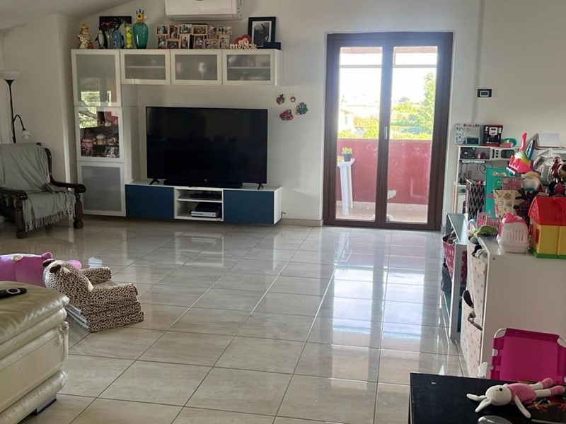 Appartamento in Vendita a Luni, 249'000&euro;, 170 m², arredato, con Box