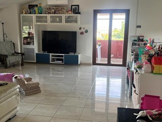 Appartamento in Vendita a Luni, 249'000&euro;, 170 m², arredato, con Box