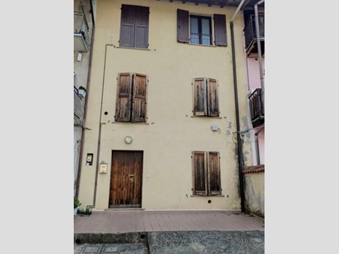 Trilocale in Vendita a Almenno San Bartolomeo, 34'500&euro;, 48 m²