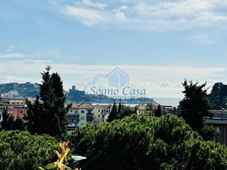 Appartamento in Vendita a Lerici, zona San Terenzo, 398'000&euro;, 120 m², arredato