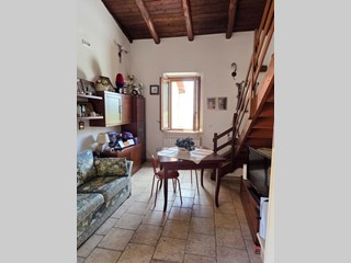 Appartamento in Vendita a Morlupo, 110'000&euro;, 85 m²